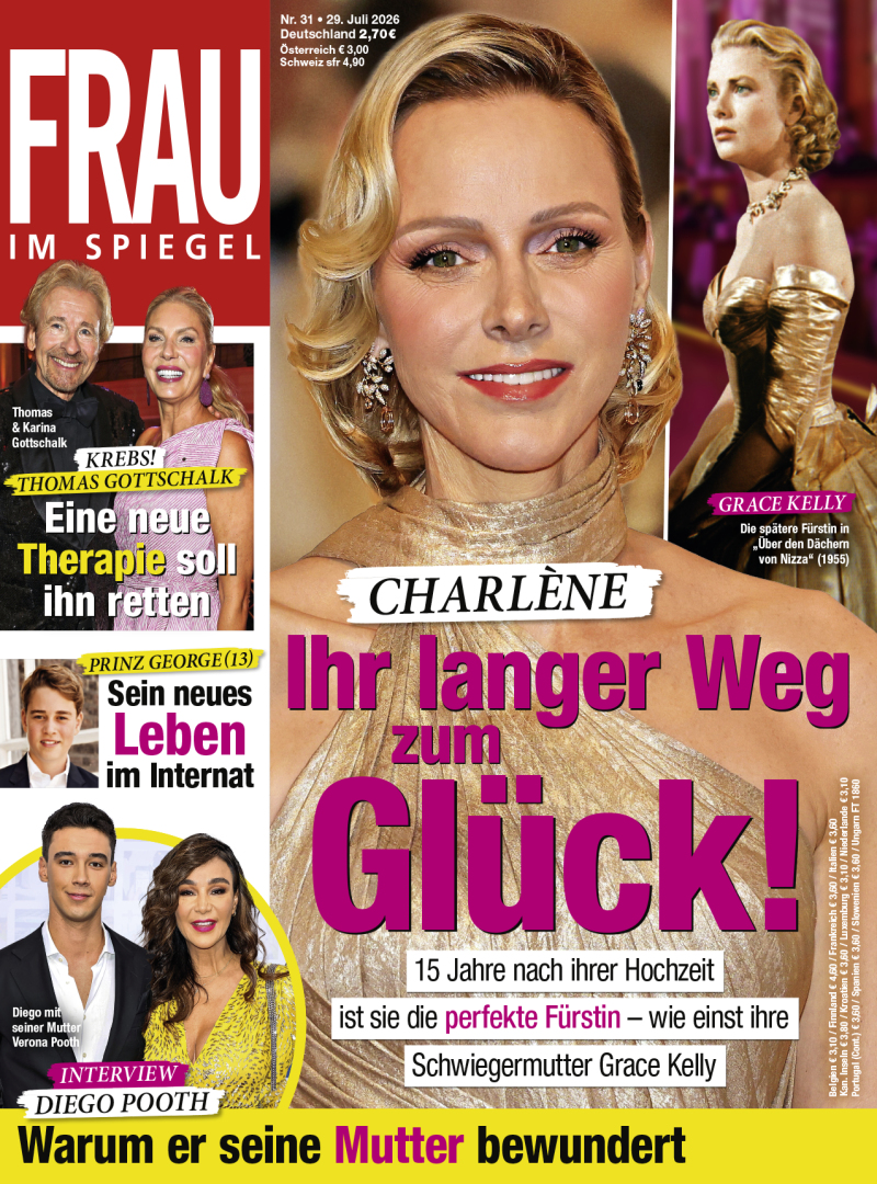 FRAU IM SPIEGEL